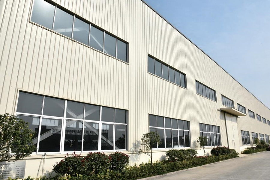 Fabrikk utenfor